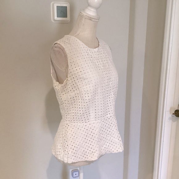 Liz Claiborne Tops - Liz Claiborne White Sleeveless Blouse